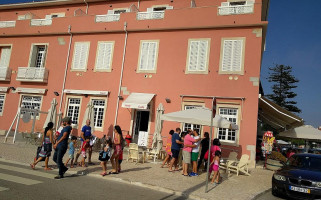 Cafe Farol outside