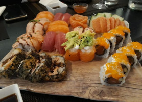 Sheng Li Sushi House food