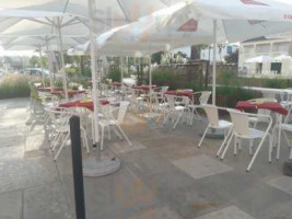 Ugo Art Cafe outside