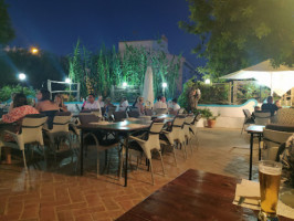 The Jolly Sailor outside